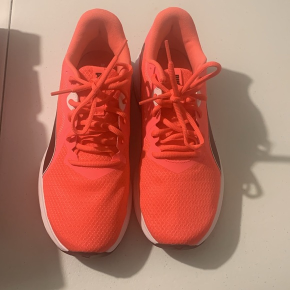 NIB - Women’s Pink Puma Twitch Runner - Picture 5 of 9